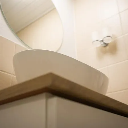 Basement House For 4people With Full Kitchen & Free Parking 아파트 오덴세