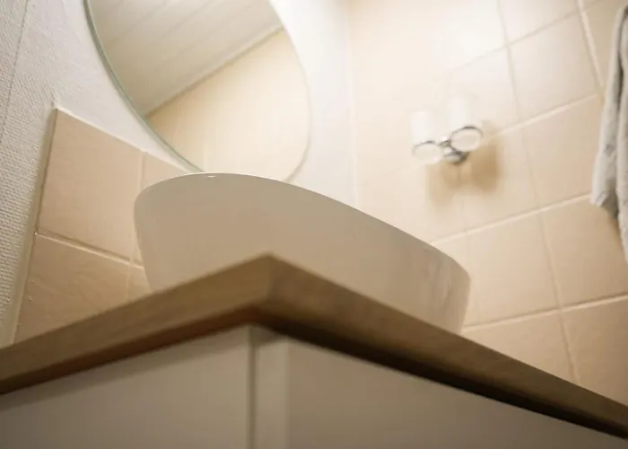 Basement House For 4people With Full Kitchen & Free Parking 아파트 오덴세