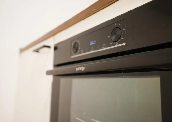Apartamento Basement House For 4people With Full Kitchen & Free Parking